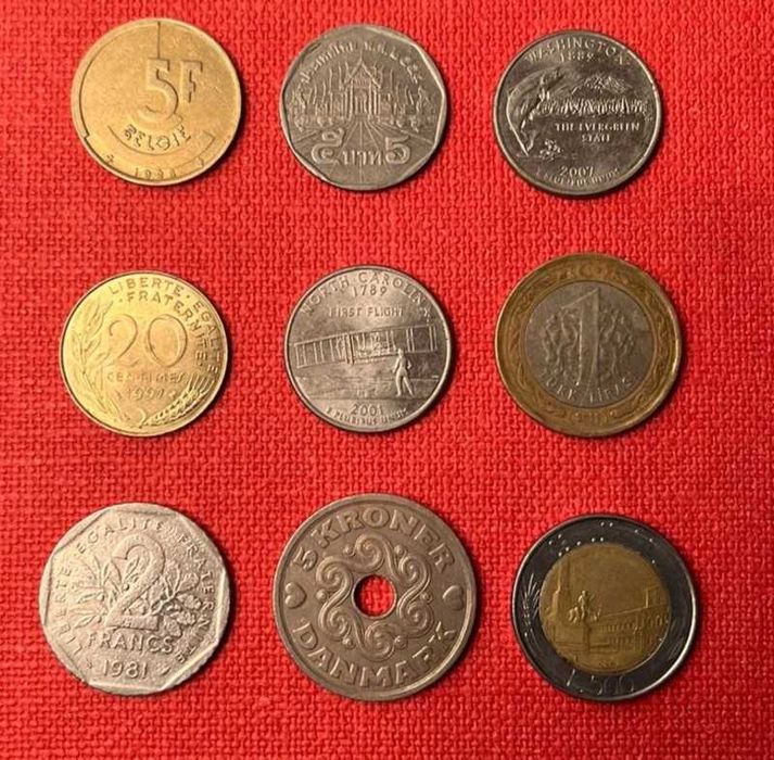 Lot 90 monede internaționale