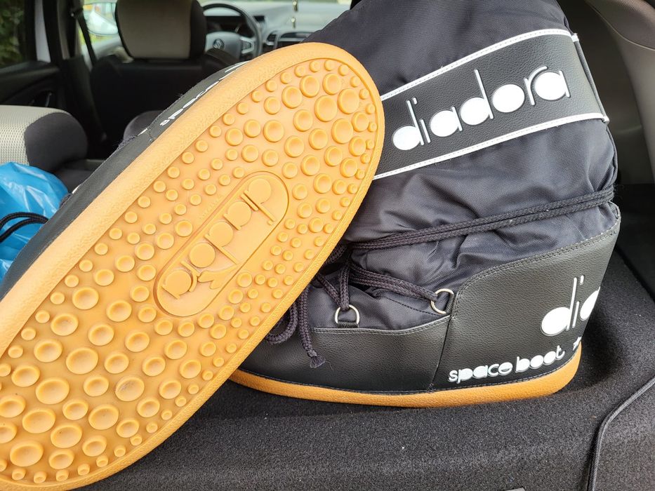 Moon  boot  Diadora space boot