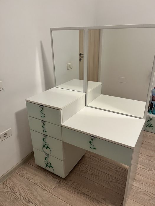 Set 2 Noptiere + Comoda cu sertare si Oglinda