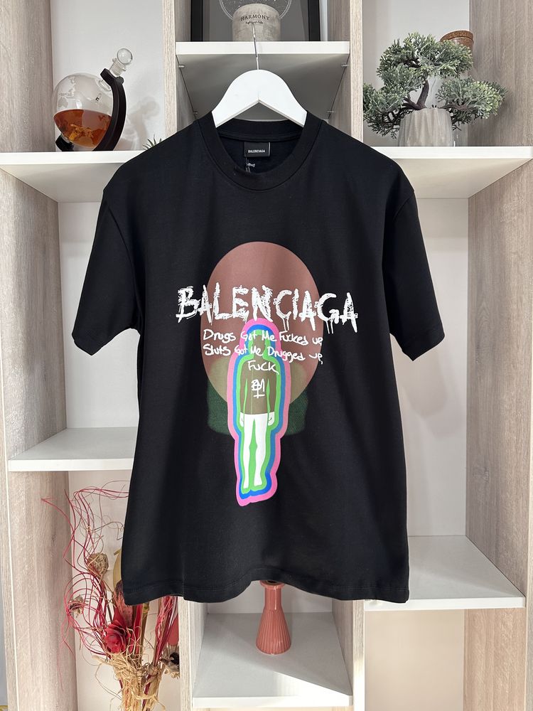 Tricou Balenciaga,Colectia Noua.