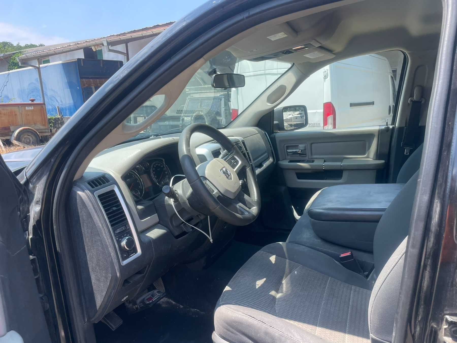 DODGE RAM 1500 2011 г