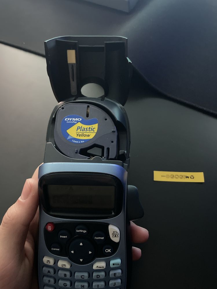 Машина за стикери Dymo LetraTag + подарък 2 ролки