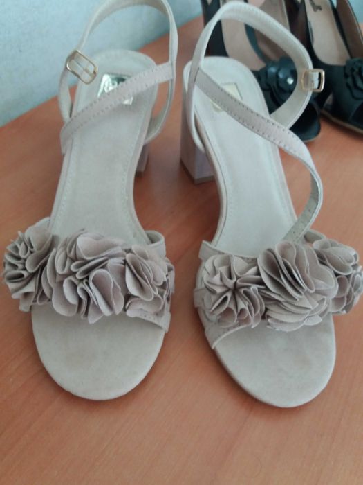 Дамски сандали пудра н. 39