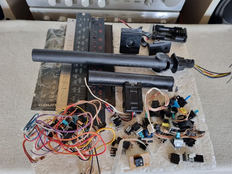 Pachet dif Antene rare, contactori mici, etc. Impecabile.