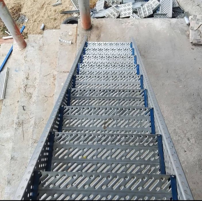 scarii metalice zincate exterioare și pentru incendii , platforme, pod