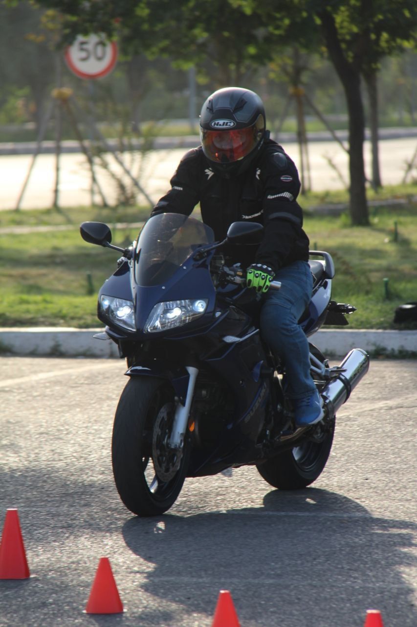 Продаю suzuki SV1000 год 2006