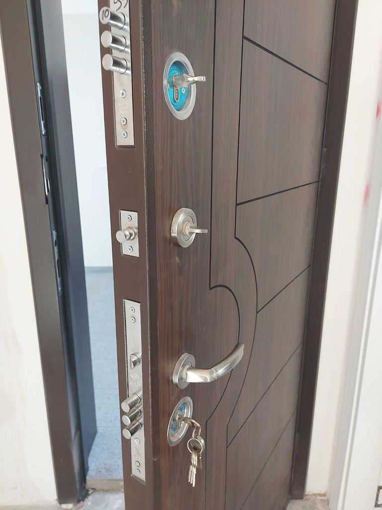 Продава се Тристаен апартамент в Стара Загора, Била - 107 кв.м за 1729 €/кв.м - Снимка #3