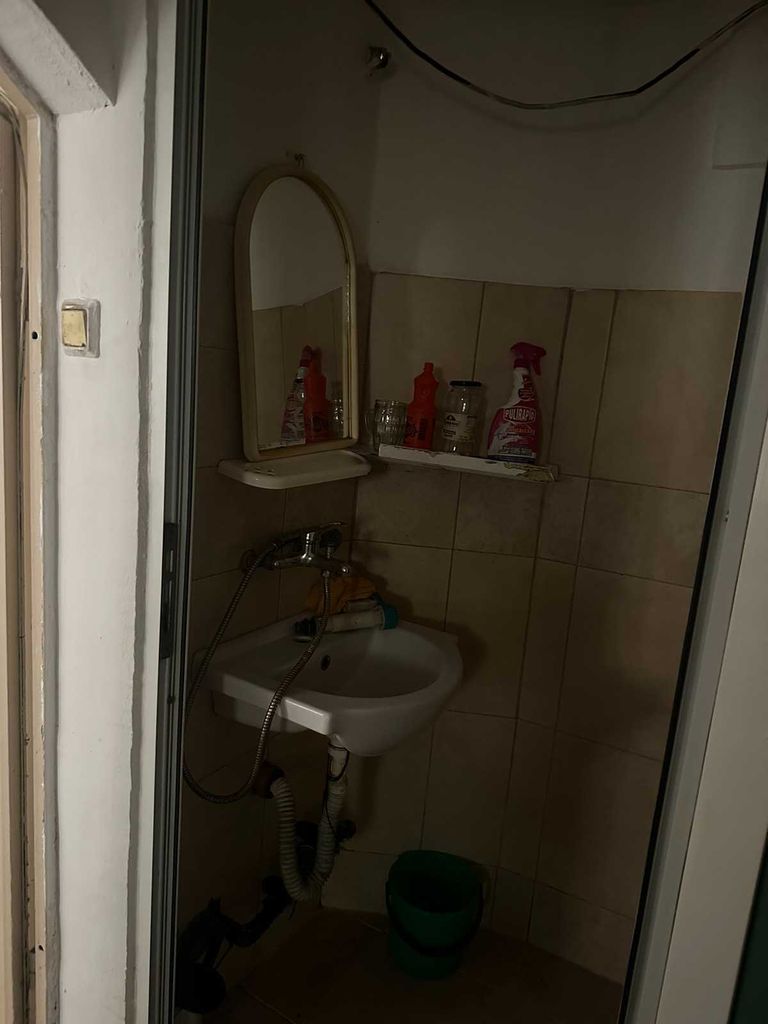 Продава се Едностаен апартамент в Бургас, Център - 33 кв.м за 541 €/кв.м - Снимка #4