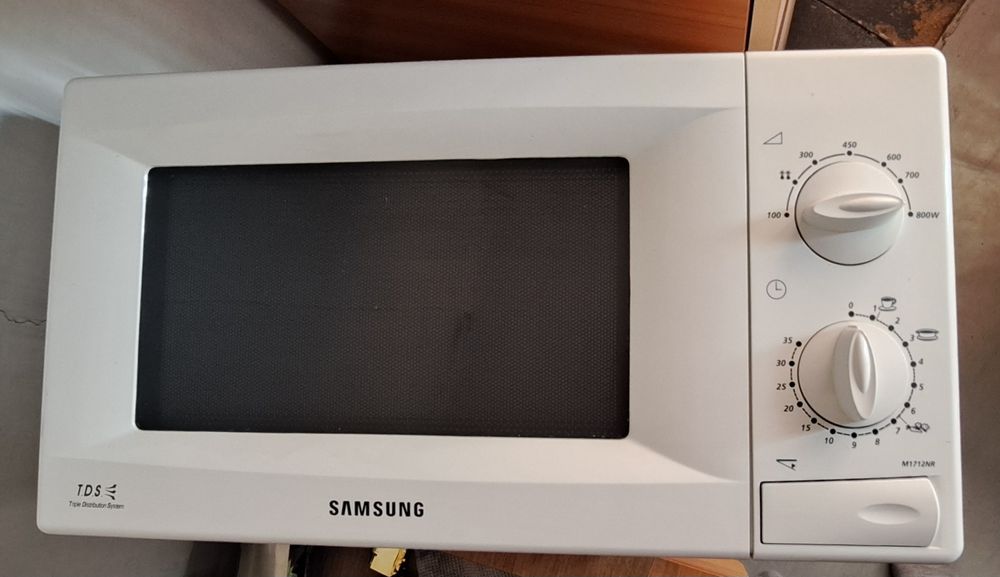 Микроволновая печь samsung M1712NR