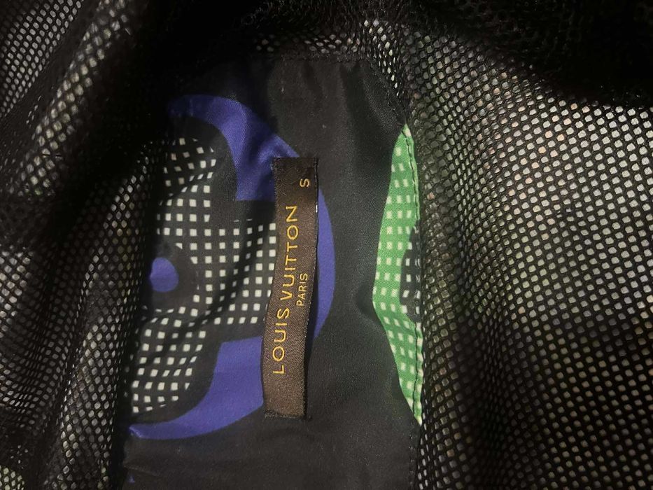 Мъжко спортно яке размер S ветровка с размер