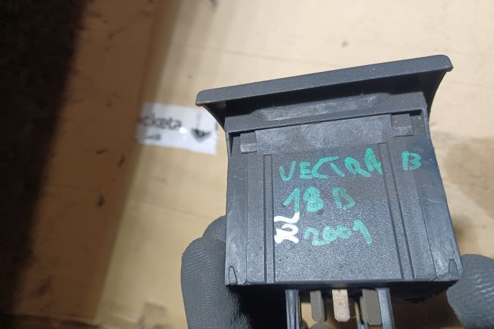 Comutator faruri 09138337 Opel Vectra B  [din 1995 pana  1999] wagon 5-usi 2.0 MT (136 hp)
