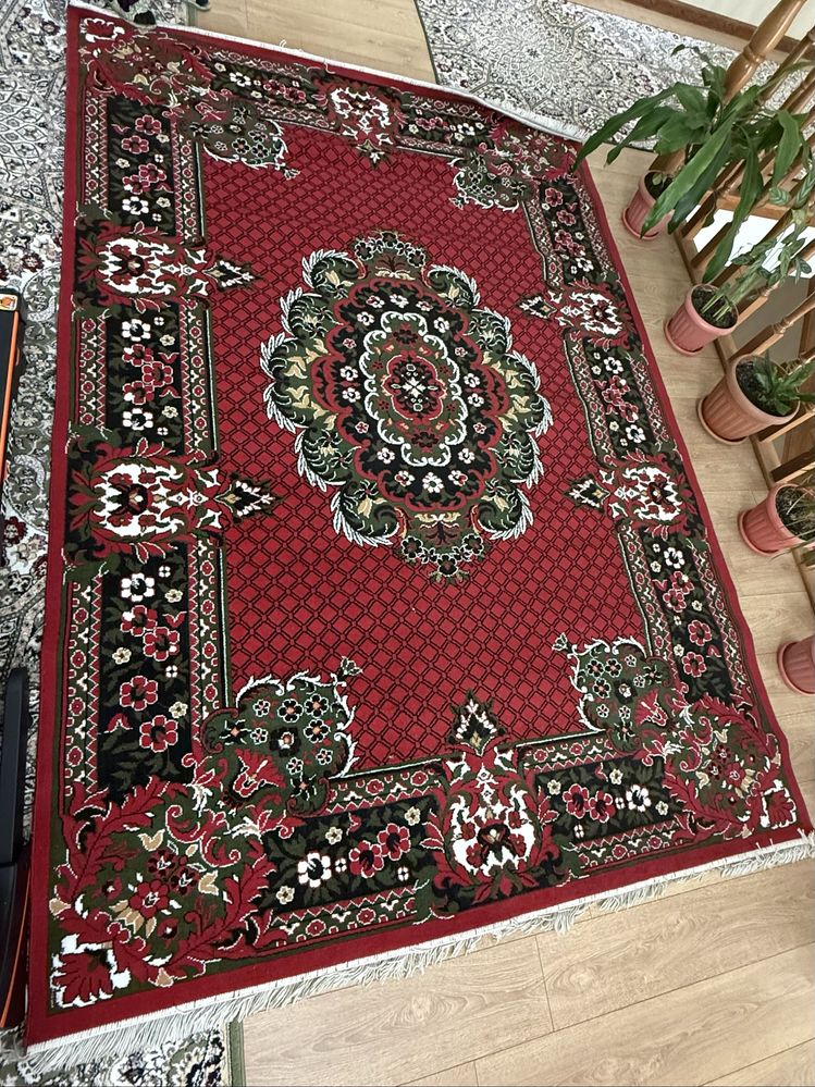Продам ковер хорошего качество