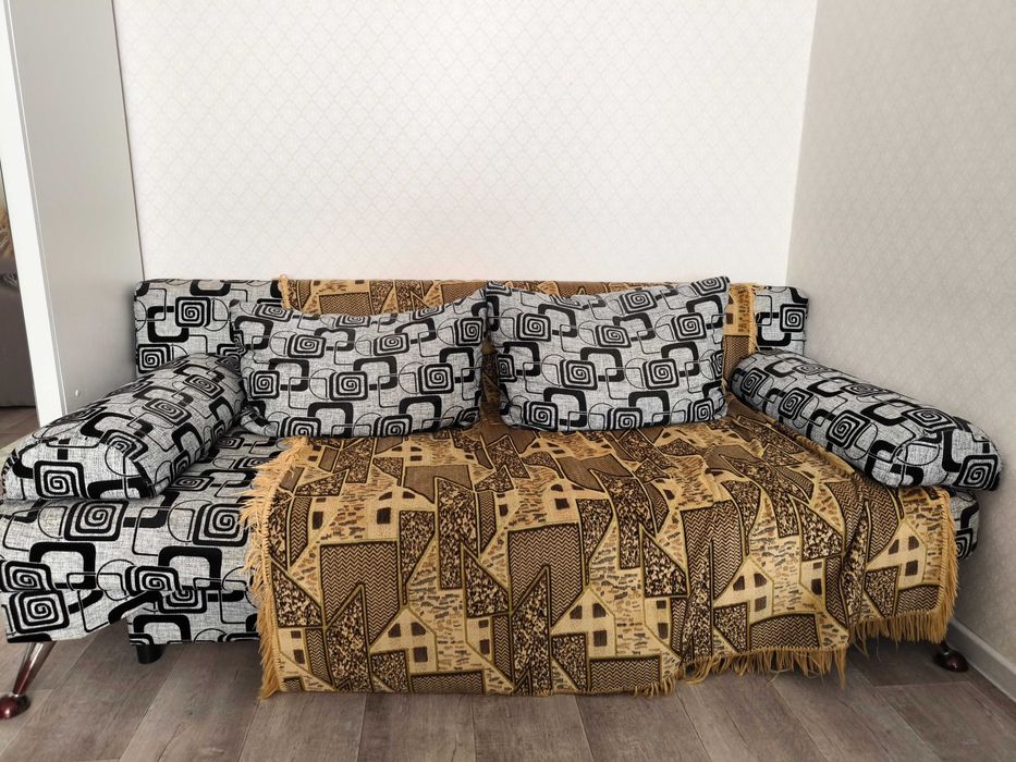 Продам диван в хорошем состоянии