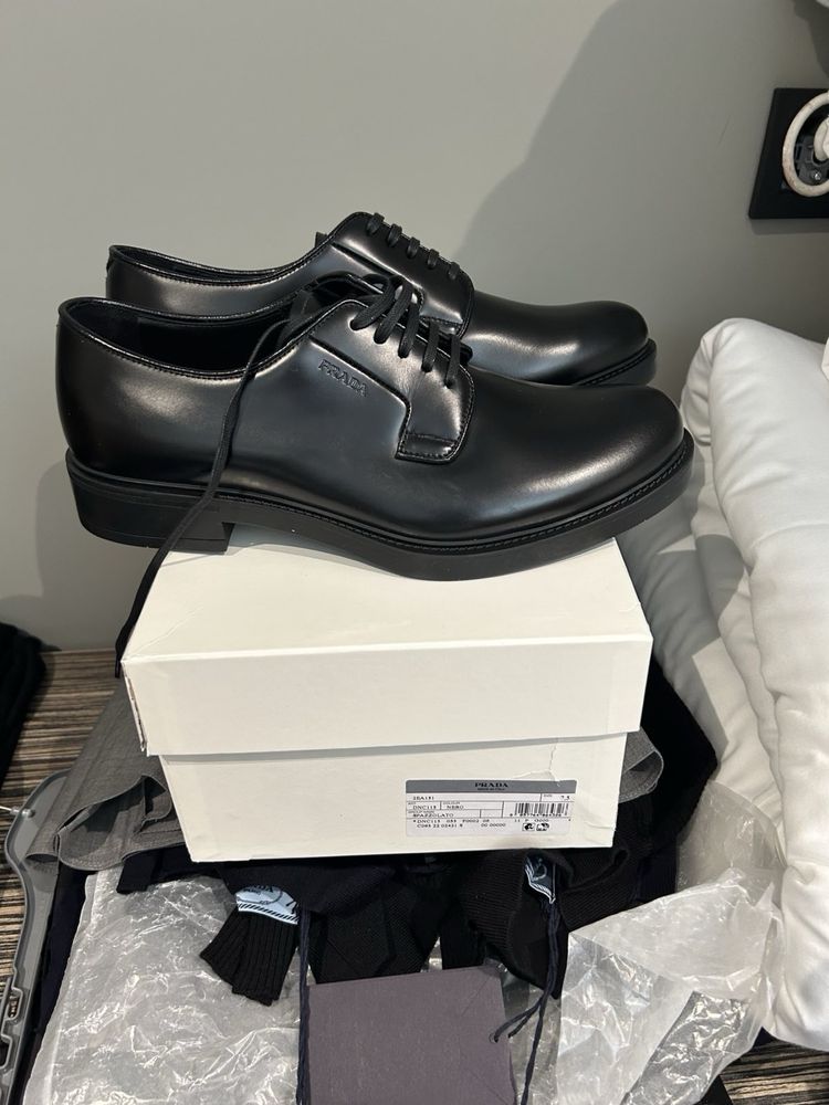 Оригинални обувки Prada