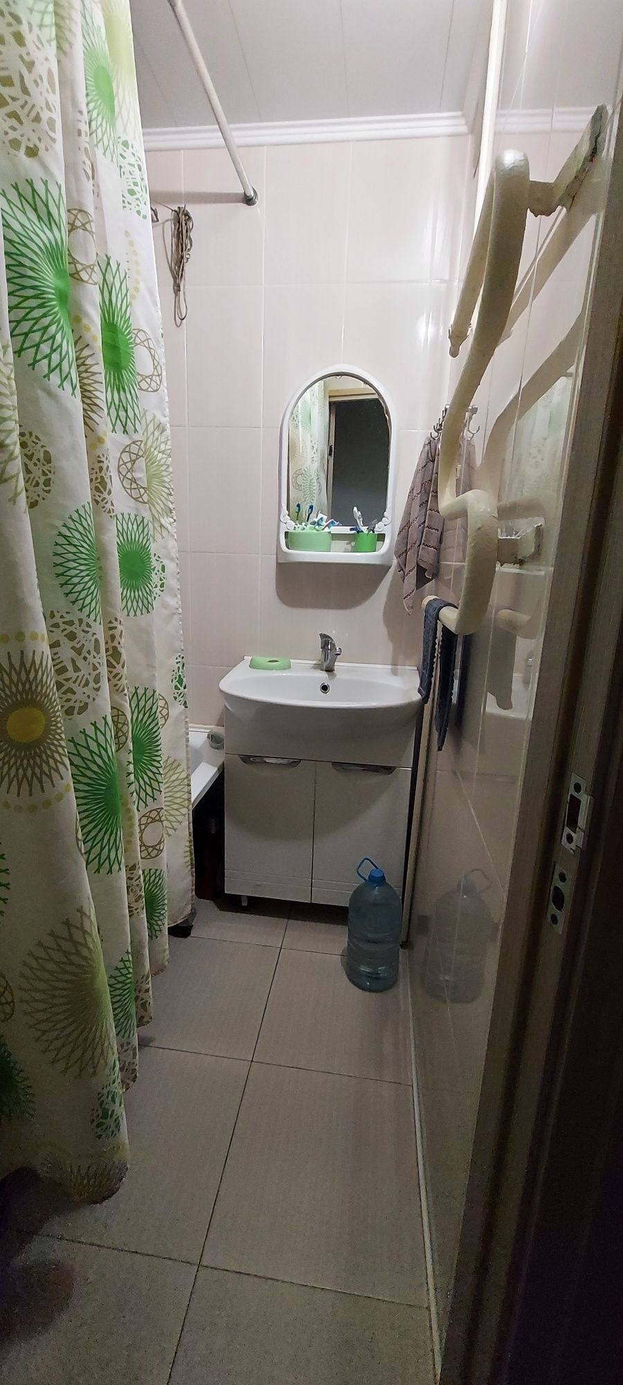 Срочно продам 2 комн кв в районе флагмана