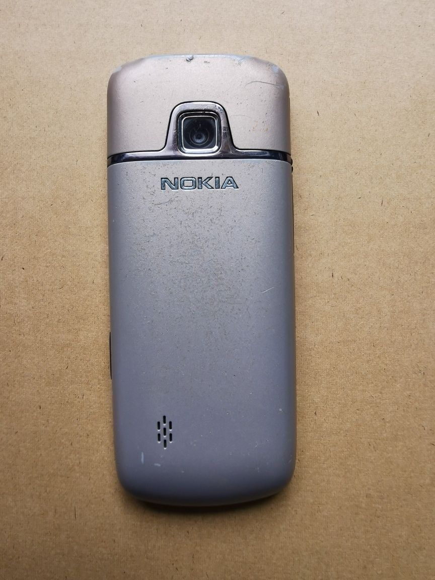 Nokia 2710 telefon cu butoane