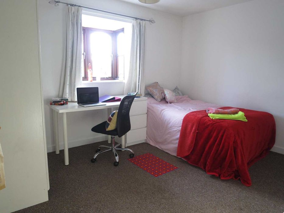 Дава се под наем Двустаен апартамент в София, Център - 65 кв.м за 357 € - Снимка #1