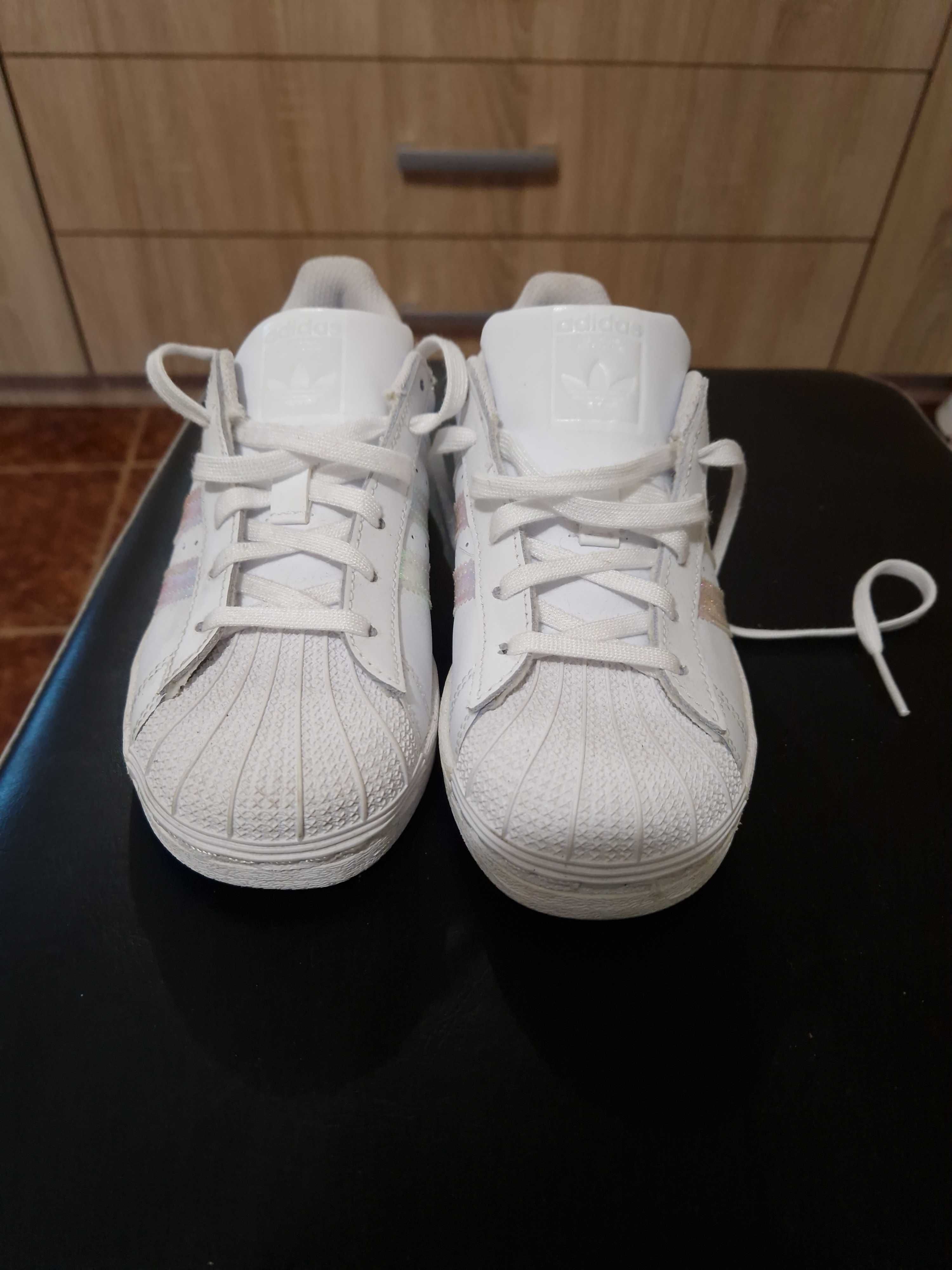 Маратонки adidas superstar
