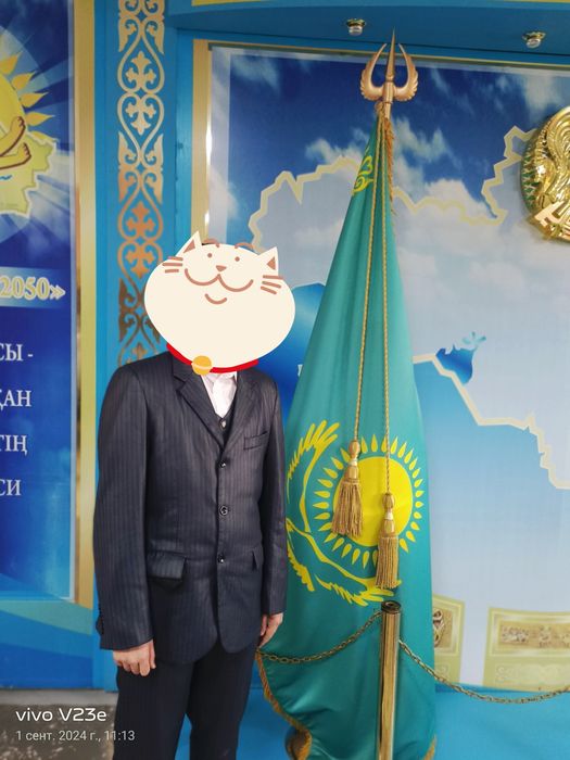 Продам костюм мужской тройка 50 р. Район 8 школы.