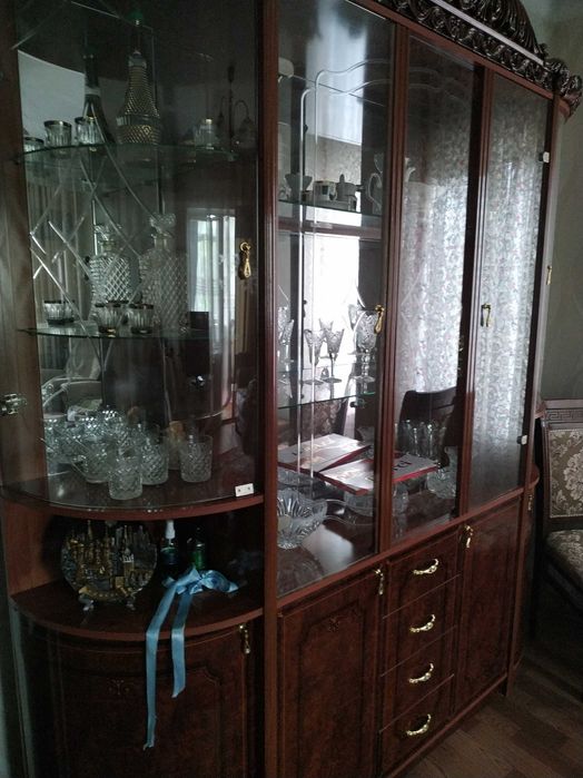 стенка в хорошем состоянии /читать