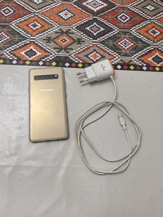 Samsung S 10 5 G, 256 Gb  в иднальном состоянии
