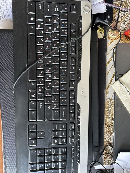 Продам клавиатуру почти новая
