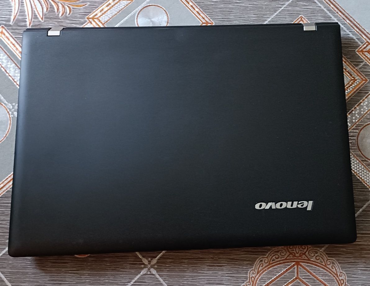 Laptop schimb Lenovo e31-80 citește anunțul