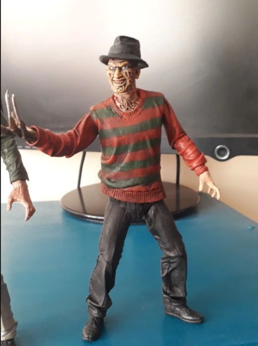 Figurina Freddy Krueger a Nightmare on Elm Street 17cm NECA