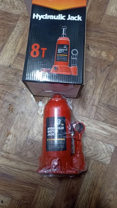 Акция Домкрат 8 тон новый