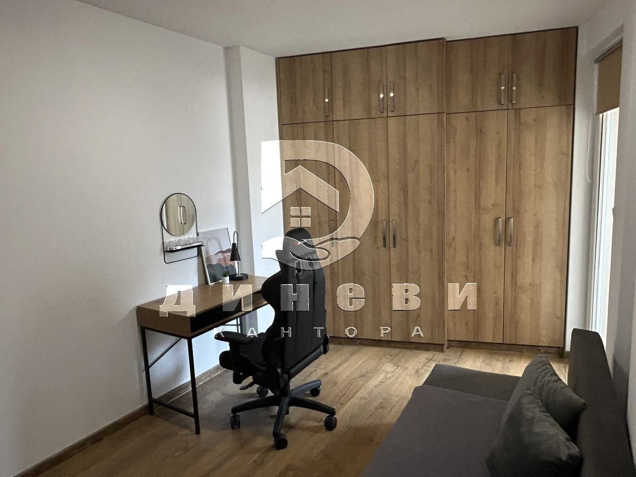 Продава се Тристаен апартамент в Стара Загора, Център - 115 кв.м за 1694 €/кв.м - Снимка #13