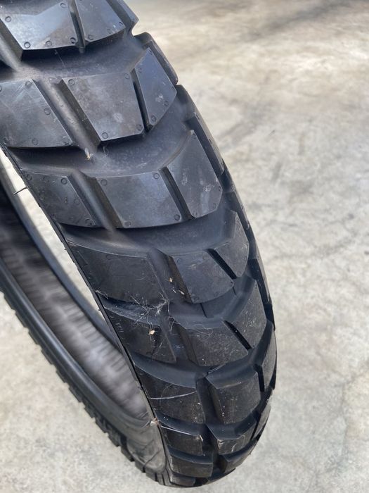 Гуми за мотор  нови