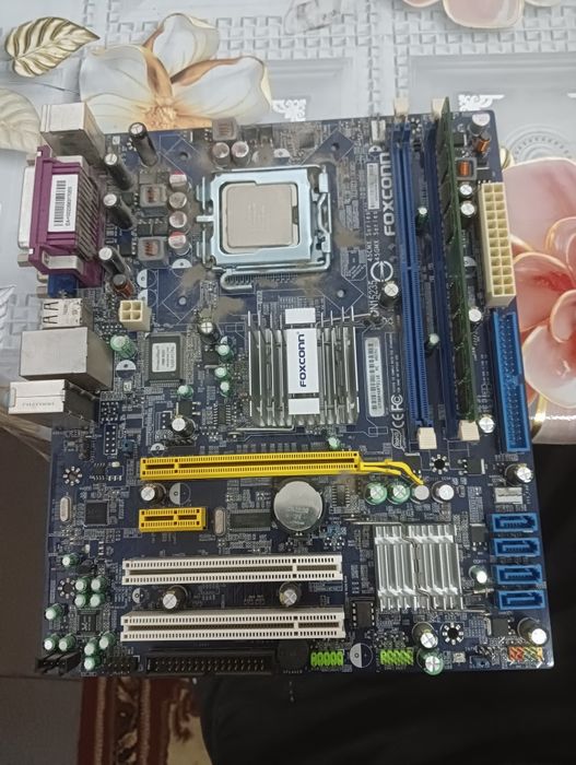 Продам материнскую плату