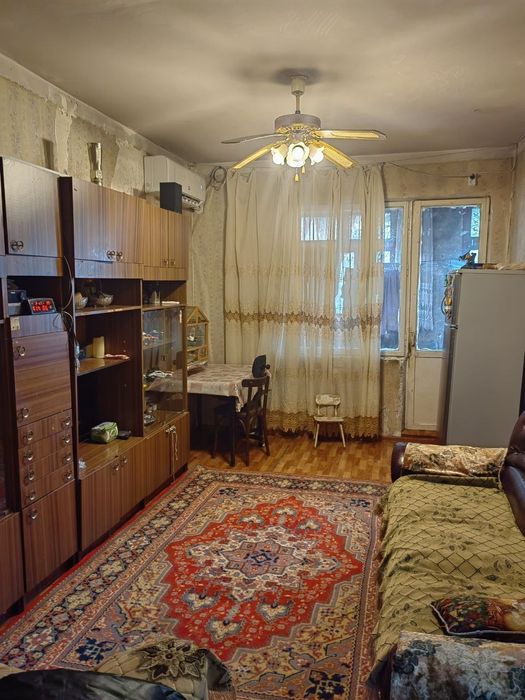 Продаю квартиру Яшнабадский р-он Авиасозлар-1.  3-ком 4-этаж 4-этажном