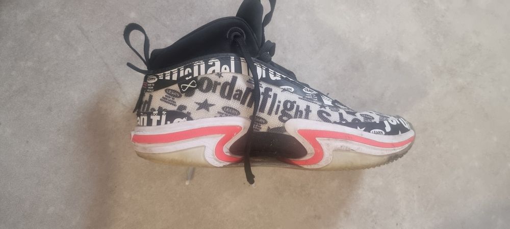 Vand adidasi de sport nike air jordan 36 flight school