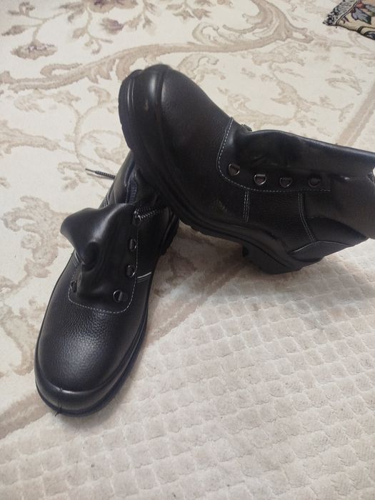 Спец обувь кожа .