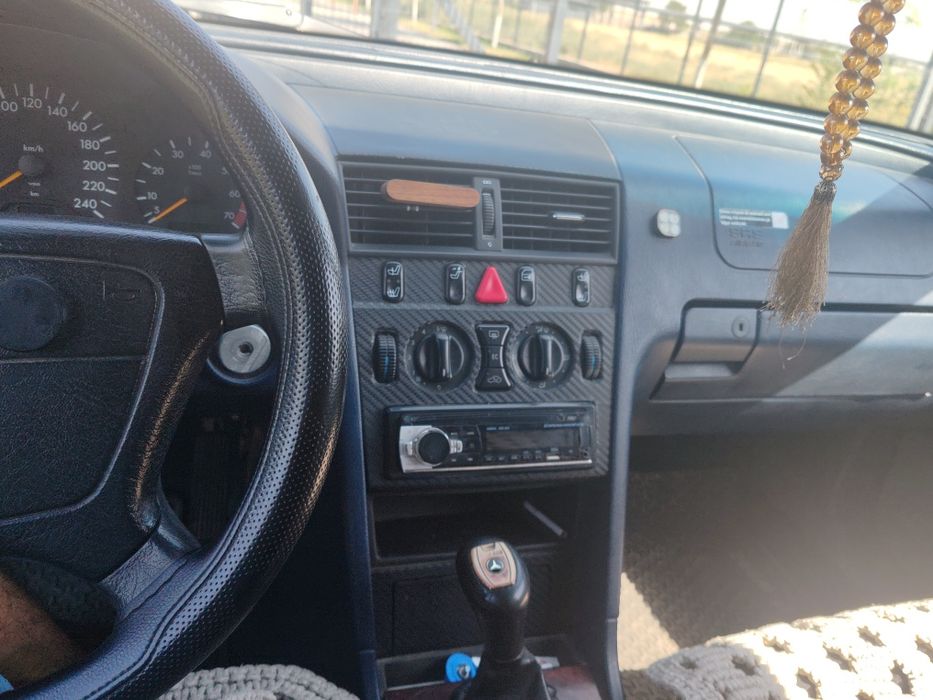 W202 mersedes c180