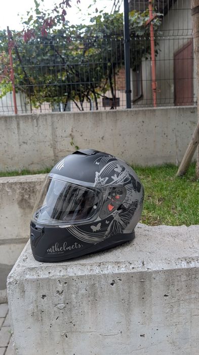 Дамска каска MT helmets размер S