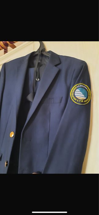 Два костюма формы проводника 46 размера