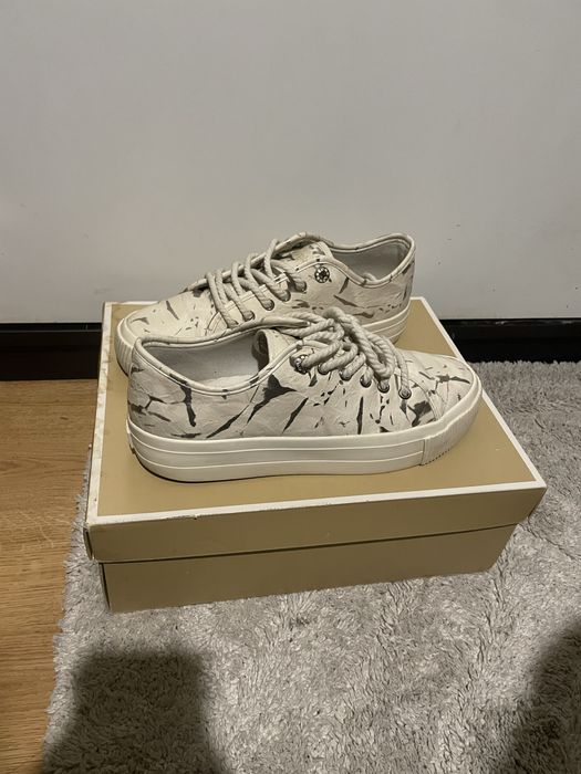 Обувки Desigual 39 номер