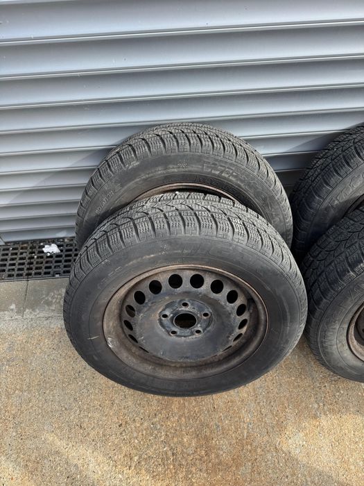 Anvelope Vara/Iarna cu jante de tabla 195/65 R15 91T