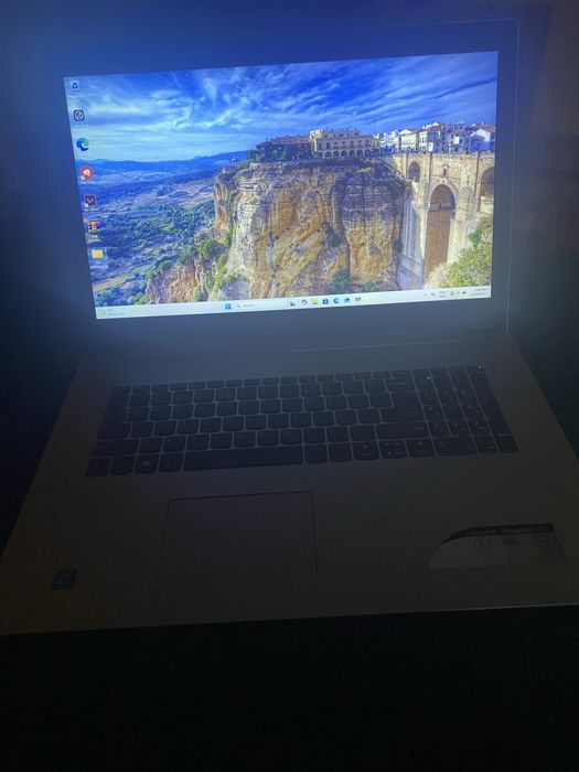 Leptop cu mouse si tastatura cu led RGB