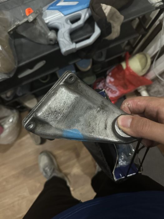 Кранштейн (лапка) опоры двигателя мерседес