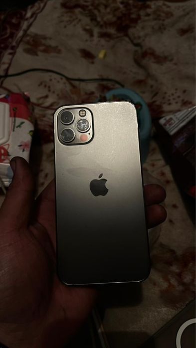 Продам айфон 12 про 256