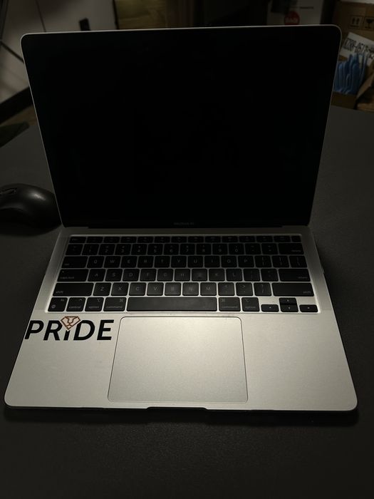 Продам Macbook Air 13 m1