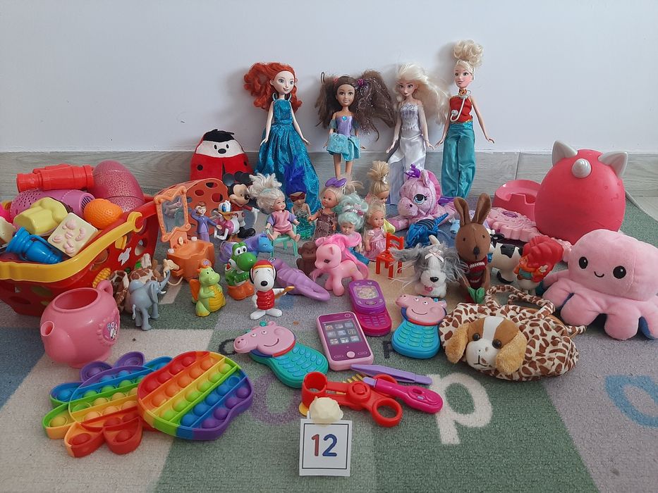 Jucarii (plusuri,păpuși ect.)