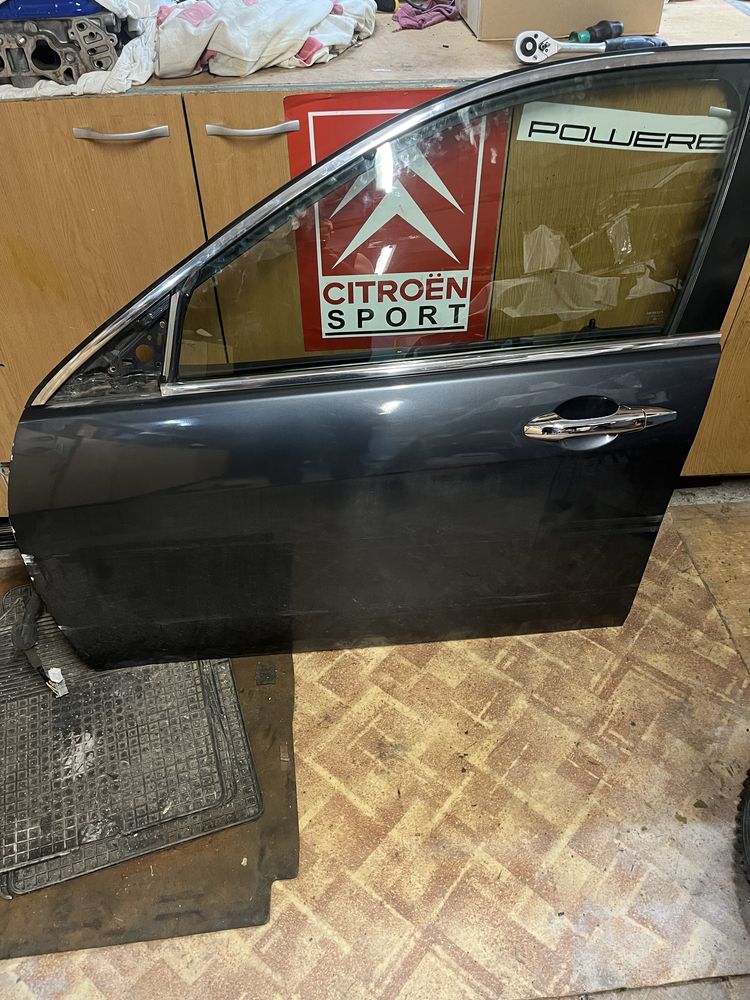 Продавам 2 леви врати за Honda Accord 7