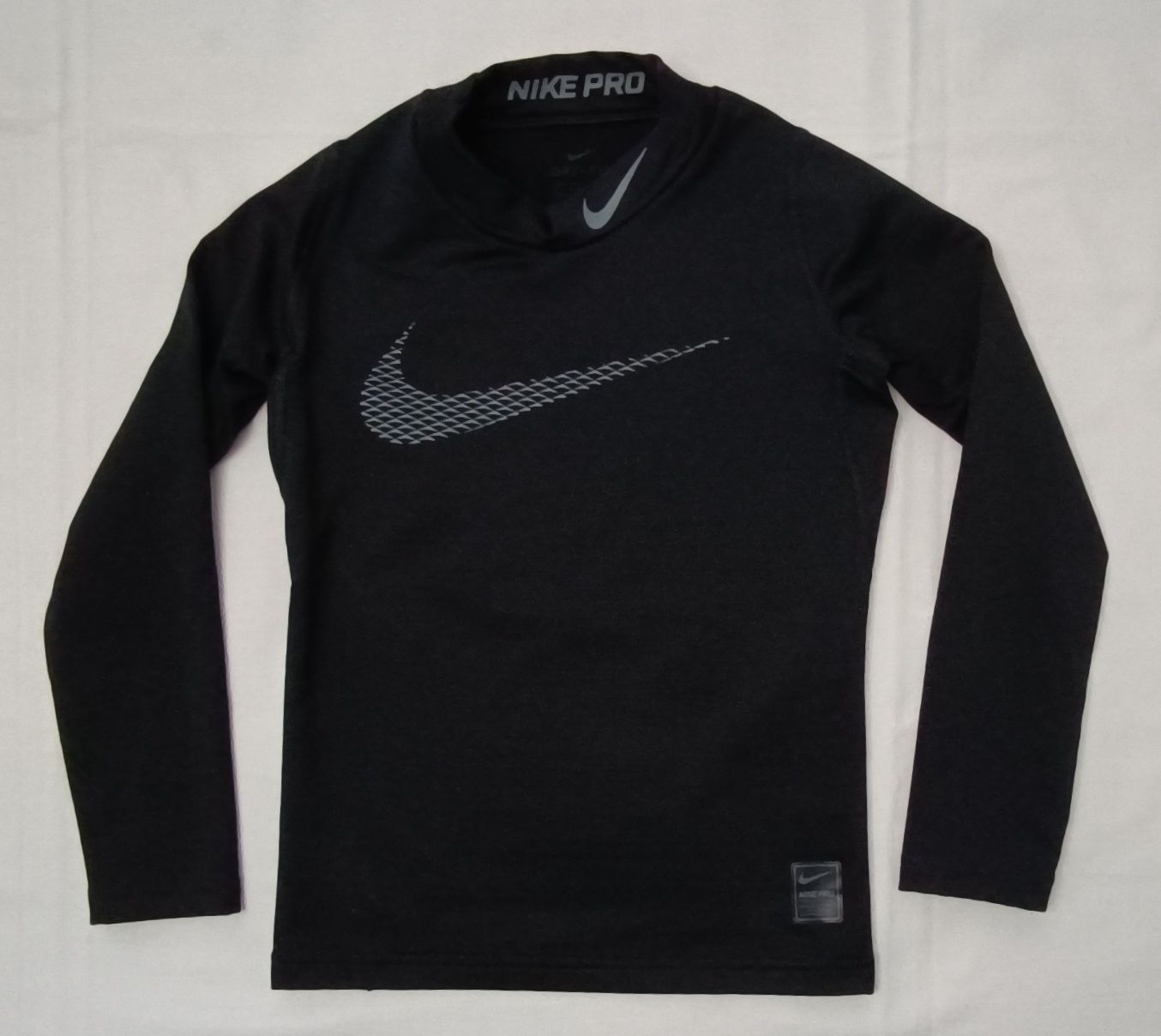 Nike PRO DRI-FIT Hyperwarm оригинална блуза ръст 137-147см Найк спорт
