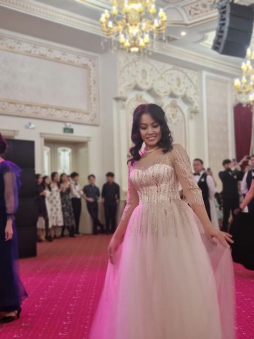 Бальное платье, можно как свадебное