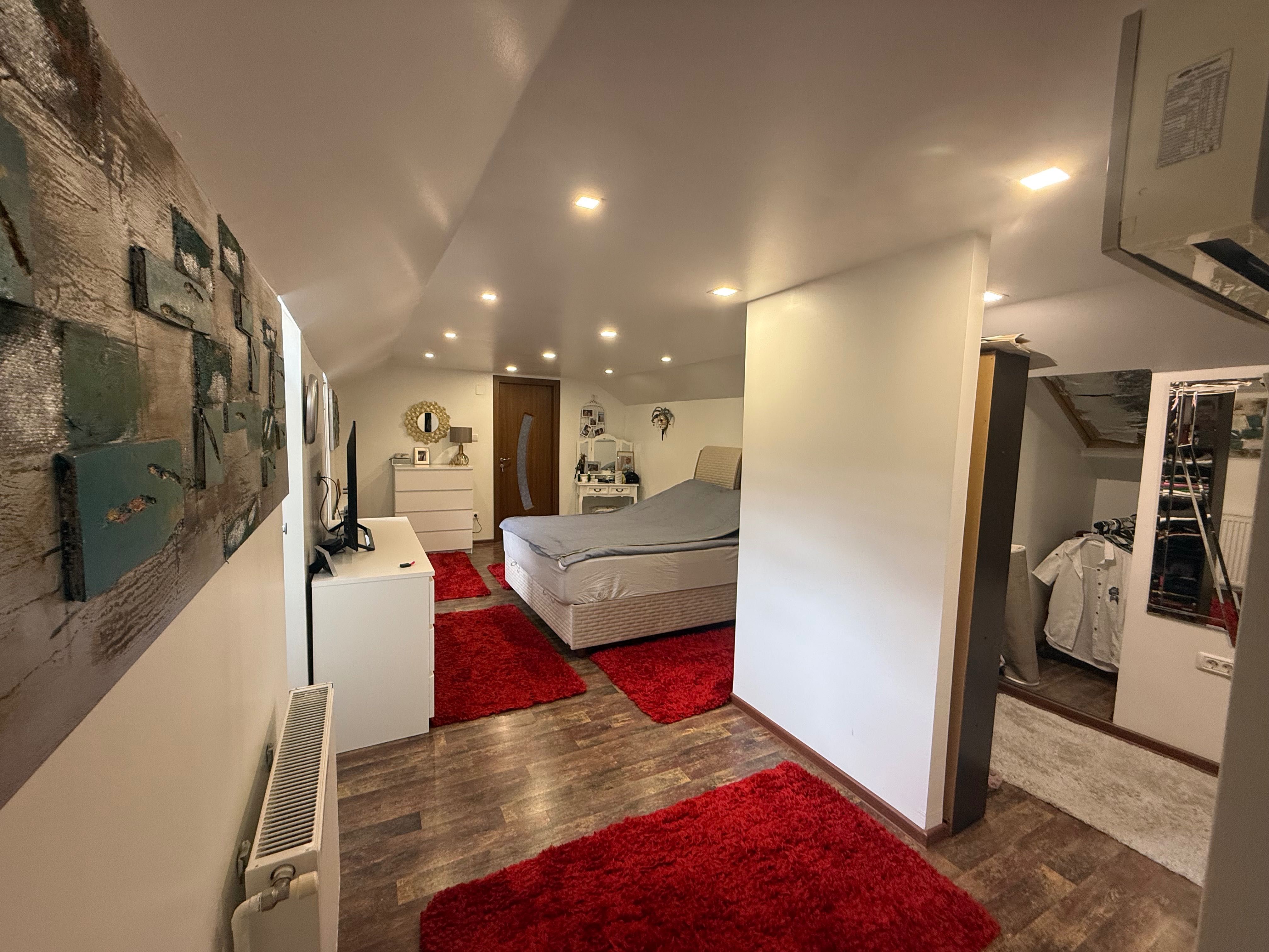 Casa an 2010 ,Suprafata 200 mp, Grădină 500 mp, Zona Centrala Reșița