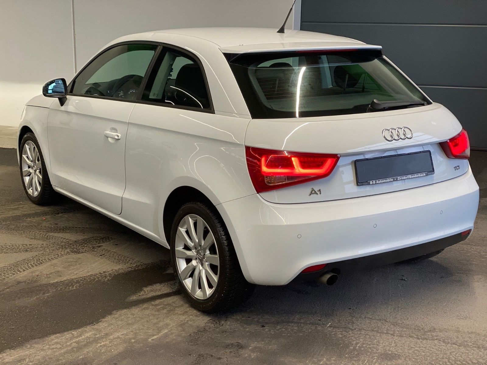 Audi A1 diesel 2013 xenon, PDC, scaune incalzite